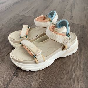 Size 37 (US W 6.5) Zara Sport Sandal Off White
